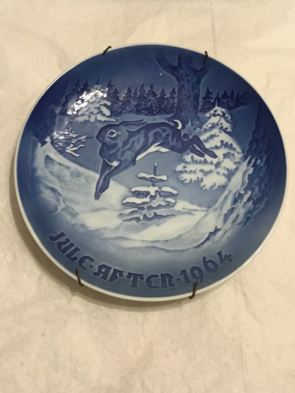 Bing & Grondahl 1964 Annual Christmas Plate The Fir Tree & Hare